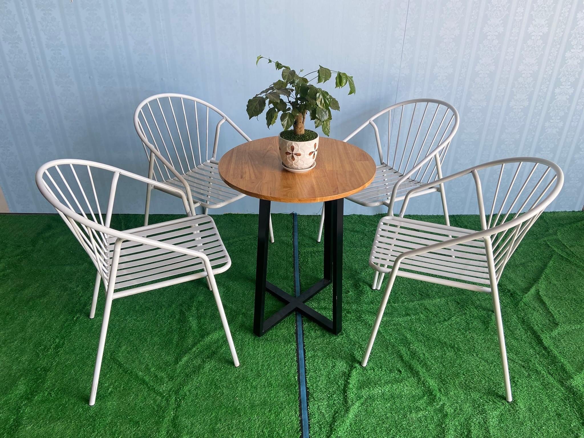 Bàn Ghế Cafe Ngoài Trời - Giải Pháp Hoàn Hảo Cho Quán 2024 Top Mẫu Chống Nắng Mưa & Bền Đẹp Theo Thời Gian